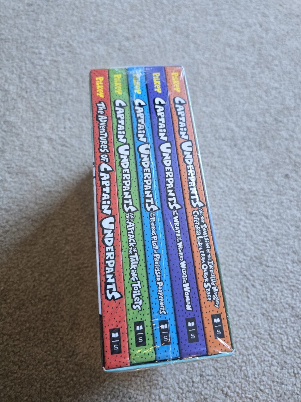 Captain Underpants Colossal Color Collection – 5 Book Box Set